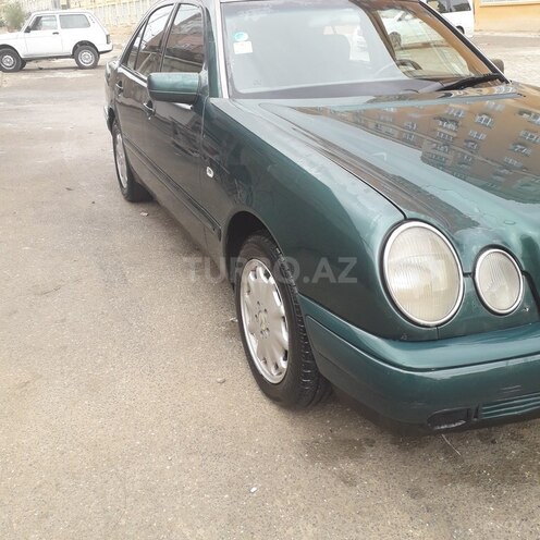 Mercedes E 200 1997, 325,000 km - 2.0 l - Bakı