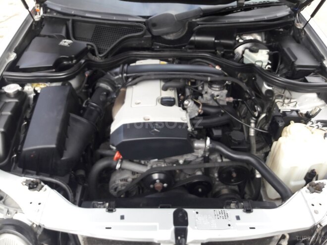 Mercedes E 200 1999, 270,000 km - 2.0 l - Bakı
