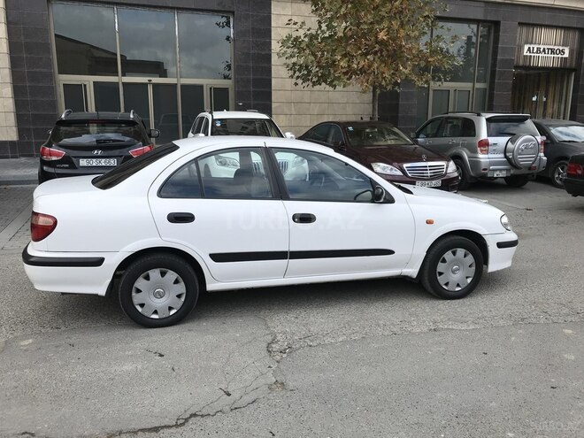 Nissan Sunny 2002, 260,000 km - 1.6 л - Bakı