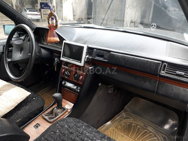 Mercedes E 200 1990, 200,850 km - 2.0 l - Bakı