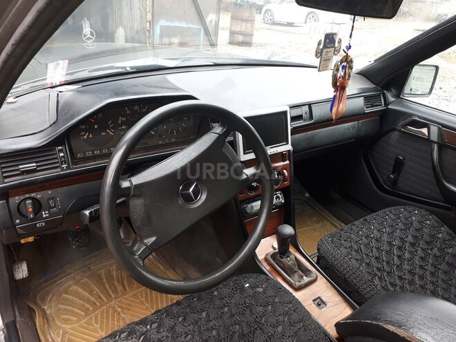 Mercedes E 200 1990, 200,850 km - 2.0 l - Bakı