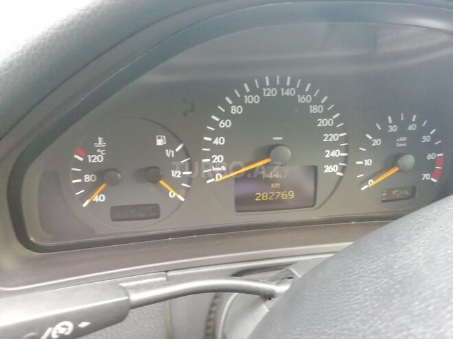 Mercedes E 260 2001, 282,769 km - 2.6 l - Bakı