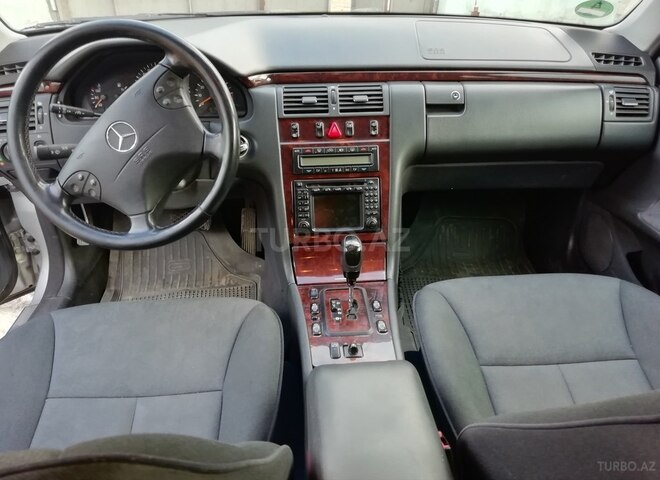 Mercedes E 260 2001, 282,769 km - 2.6 l - Bakı