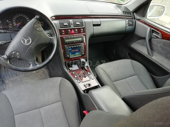 Mercedes E 260 2001, 282,769 km - 2.6 l - Bakı