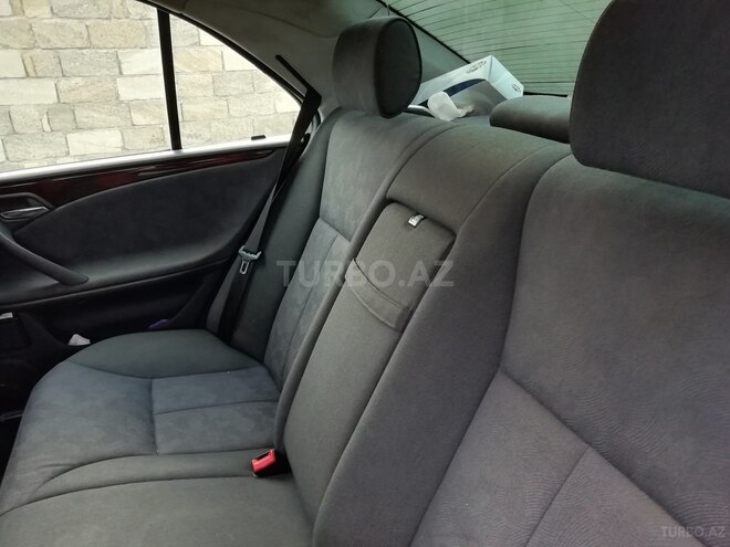 Mercedes E 260 2001, 282,769 km - 2.6 l - Bakı