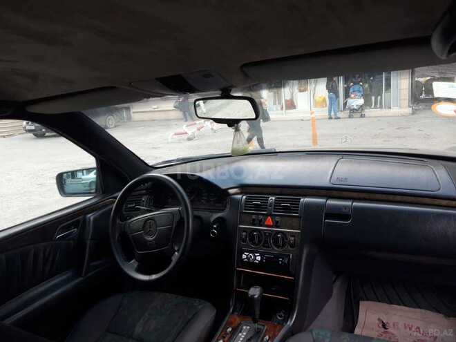 Mercedes E 230 1996, 46,598 km - 2.3 l - Bakı