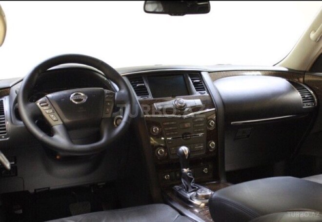 Nissan Patrol 2010, 147,000 km - 5.6 l - Bakı