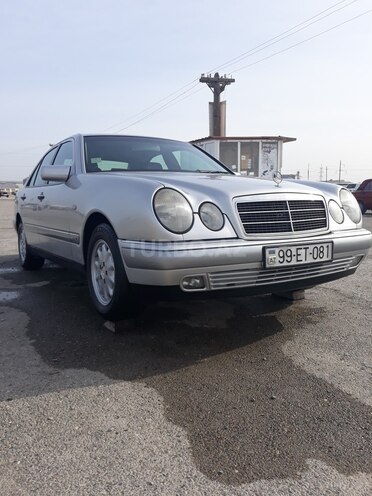 Mercedes E 240 1999, 245,000 km - 2.4 l - Sumqayıt