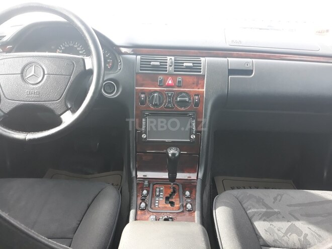 Mercedes E 240 1999, 245,000 km - 2.4 l - Sumqayıt