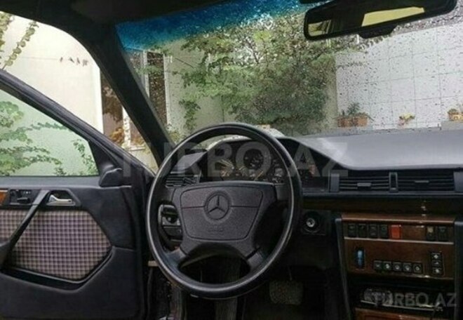 Mercedes E 420 1993, 295,000 km - 4.2 l - Bakı