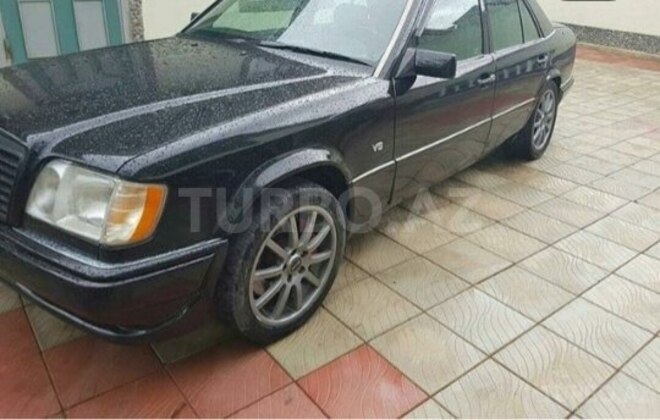 Mercedes E 420 1993, 295,000 km - 4.2 l - Bakı
