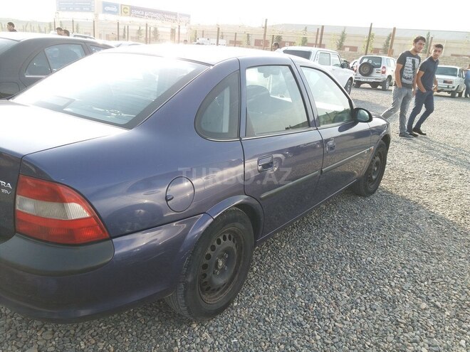 Opel Vectra 1997, 224,000 km - 1.6 l - Gəncə