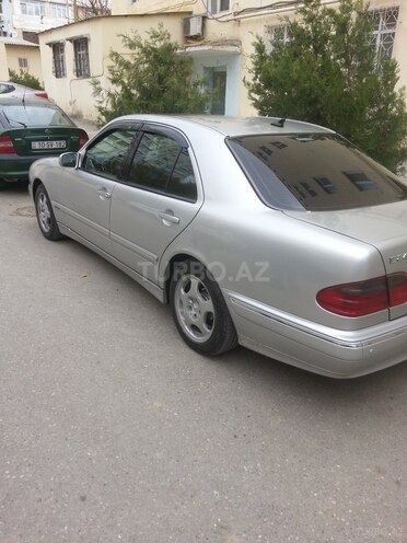 Mercedes E 240 2002, 222,000 km - 2.6 l - Sumqayıt