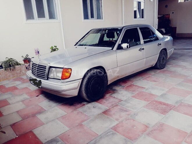 Mercedes E 200 1992, 175,069 km - 0.2 l - Tovuz