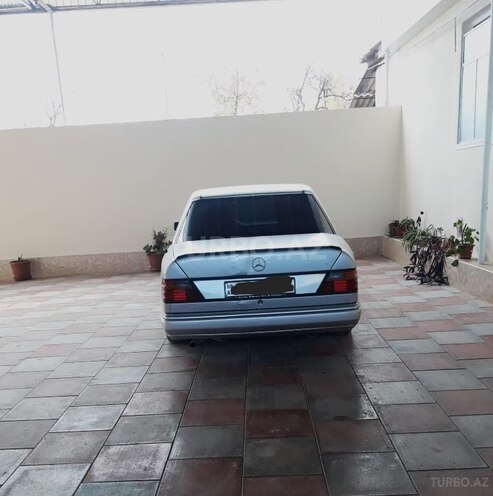 Mercedes E 200 1992, 175,069 km - 0.2 l - Tovuz