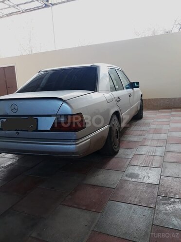 Mercedes E 200 1992, 175,069 km - 0.2 l - Tovuz