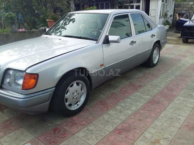 Mercedes E 250 1993, 264,630 km - 2.5 л - Masallı