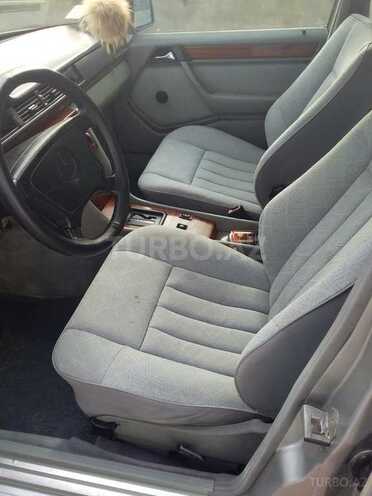 Mercedes E 250 1993, 264,630 km - 2.5 л - Masallı