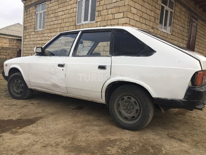 Moskvich 2141 1988, 200,000 km - 1.6 l - Şirvan