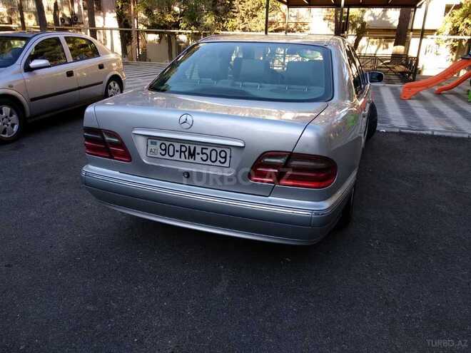 Mercedes E 220 1999, 402,000 km - 2.2 l - Bakı