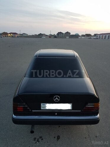 Mercedes E 220 1991, 3,333,333 km - 2.0 l - Bakı