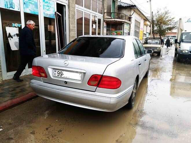 Mercedes E 280 1996, 345,000 km - 2.8 l - Xırdalan