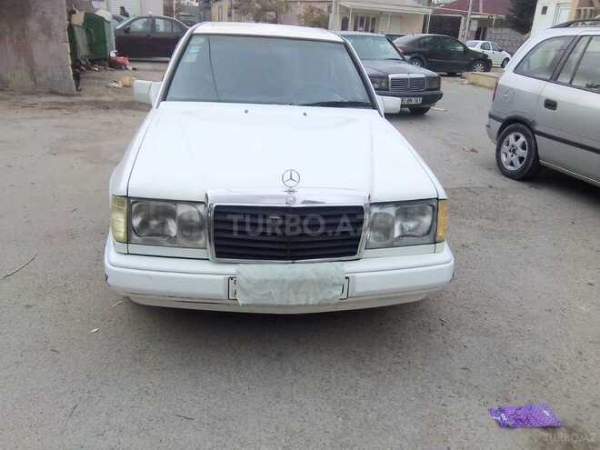 Mercedes  1989, 300,000 km - 2.0 l - Bakı
