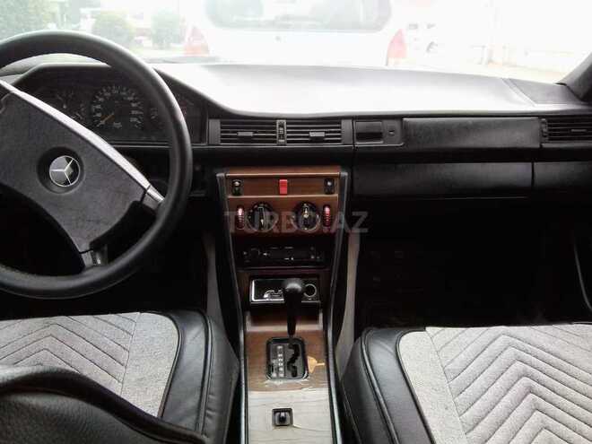 Mercedes  1989, 300,000 km - 2.0 l - Bakı