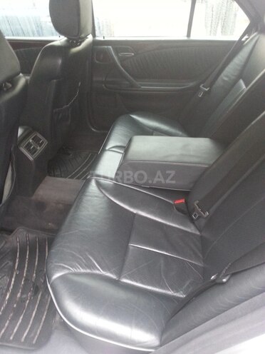 Mercedes E 240 2002, 222,000 km - 2.4 l - Sumqayıt