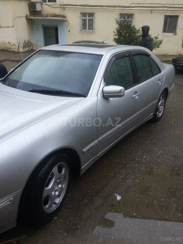 Mercedes E 240 2002, 222,000 km - 2.4 l - Sumqayıt
