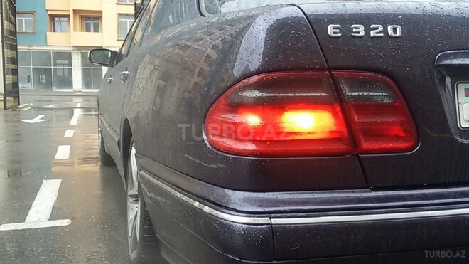 Mercedes E 320 2000, 270,563 km - 3.2 l - Bakı
