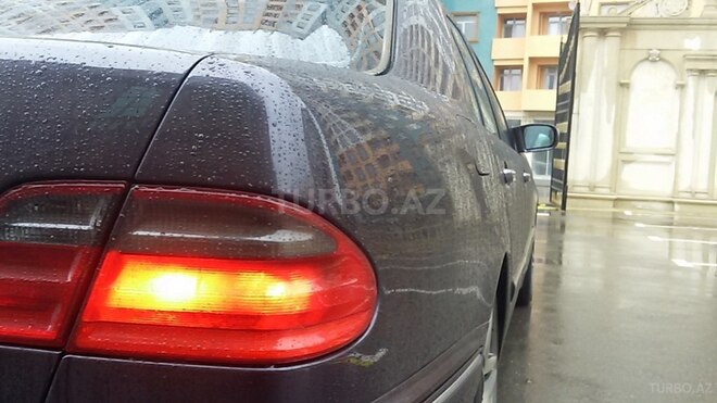 Mercedes E 320 2000, 270,563 km - 3.2 l - Bakı
