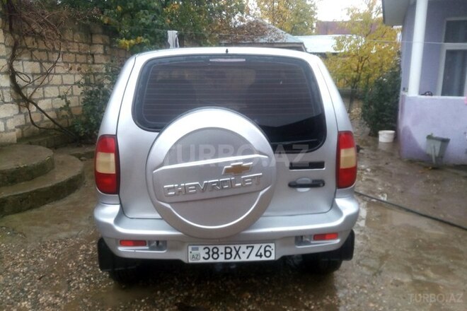 Chevrolet Niva 2003, 152,000 km - 1.7 л - Qusar