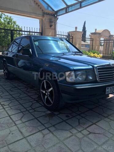 Mercedes 190 1990, 300,500 km - 2.0 l - Quba