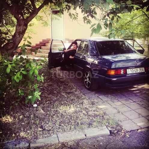 Mercedes 190 1990, 300,500 km - 2.0 l - Quba
