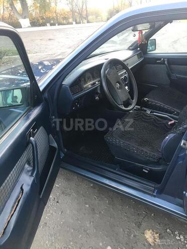 Mercedes 190 1990, 300,500 km - 2.0 l - Quba