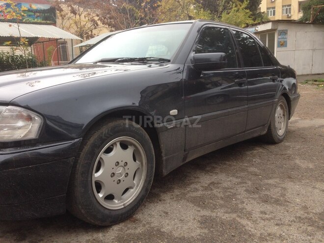Mercedes C 220 1995, 296,745 km - 2.2 l - Bakı