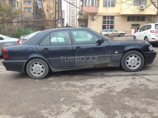 Mercedes C 220 1995, 296,745 km - 2.2 l - Bakı