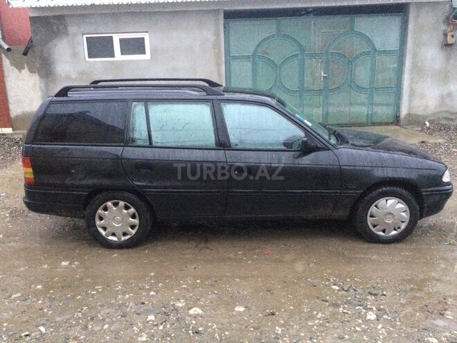 Opel Astra 1993, 250,000 km - 2.0 l - Quba