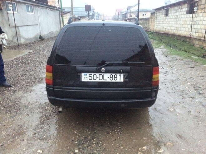 Opel Astra 1993, 250,000 km - 2.0 l - Quba