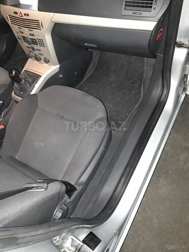 Opel Astra 2007, 198,000 km - 1.9 l - Yevlax