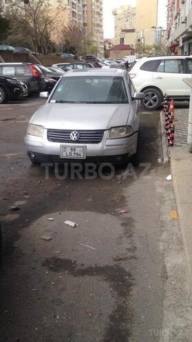 Volkswagen Passat 2002, 300,000 km - 1.8 л - Bakı