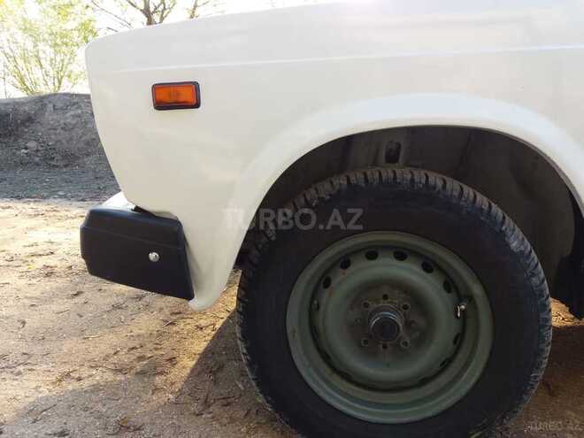 LADA (VAZ) 2107 2009, 70,000 km - 1.6 l - Salyan