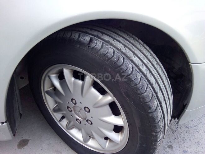 Mercedes E 240 2000, 222,150 km - 2.4 l - Salyan