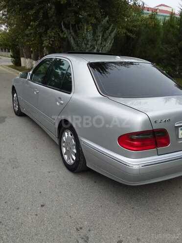 Mercedes E 240 2000, 222,150 km - 2.4 l - Salyan