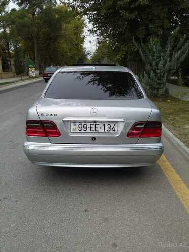 Mercedes E 240 2000, 222,150 km - 2.4 l - Salyan