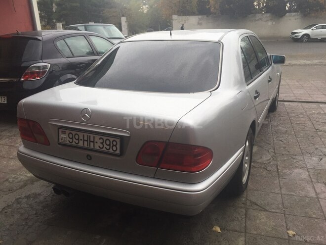 Mercedes E 200 1998, 285,000 km - 2.0 l - Bakı