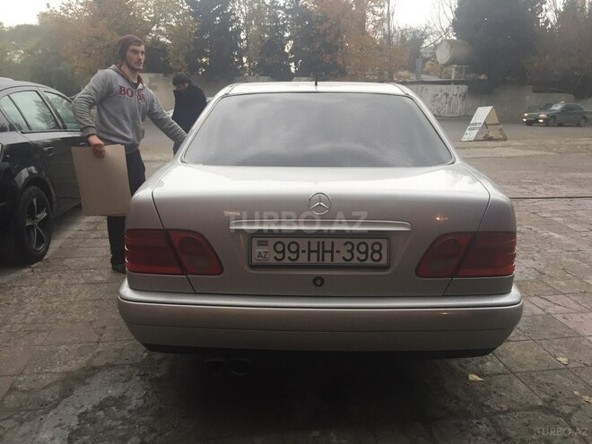 Mercedes E 200 1998, 285,000 km - 2.0 l - Bakı