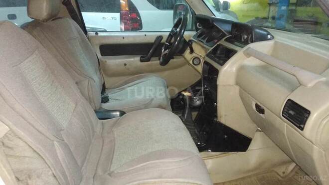 Mitsubishi Pajero 1993, 350,000 km - 2.4 л - Bakı