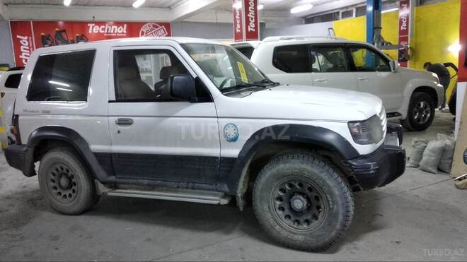 Mitsubishi Pajero 1993, 350,000 km - 2.4 л - Bakı